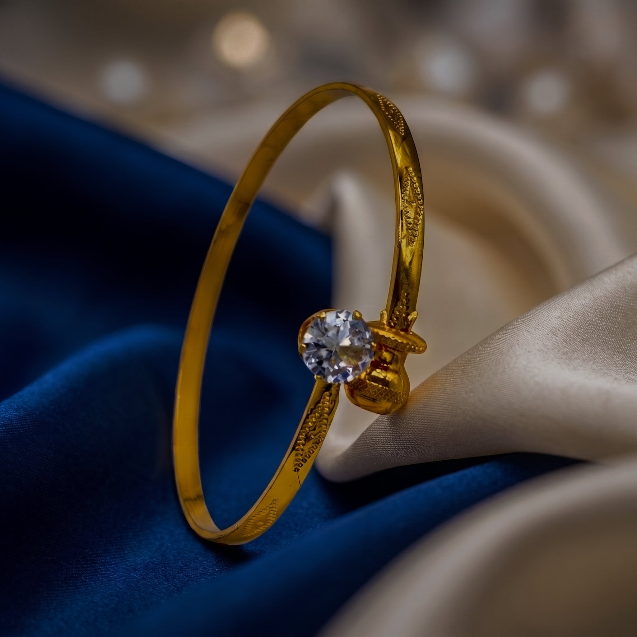 White stone gold braclate