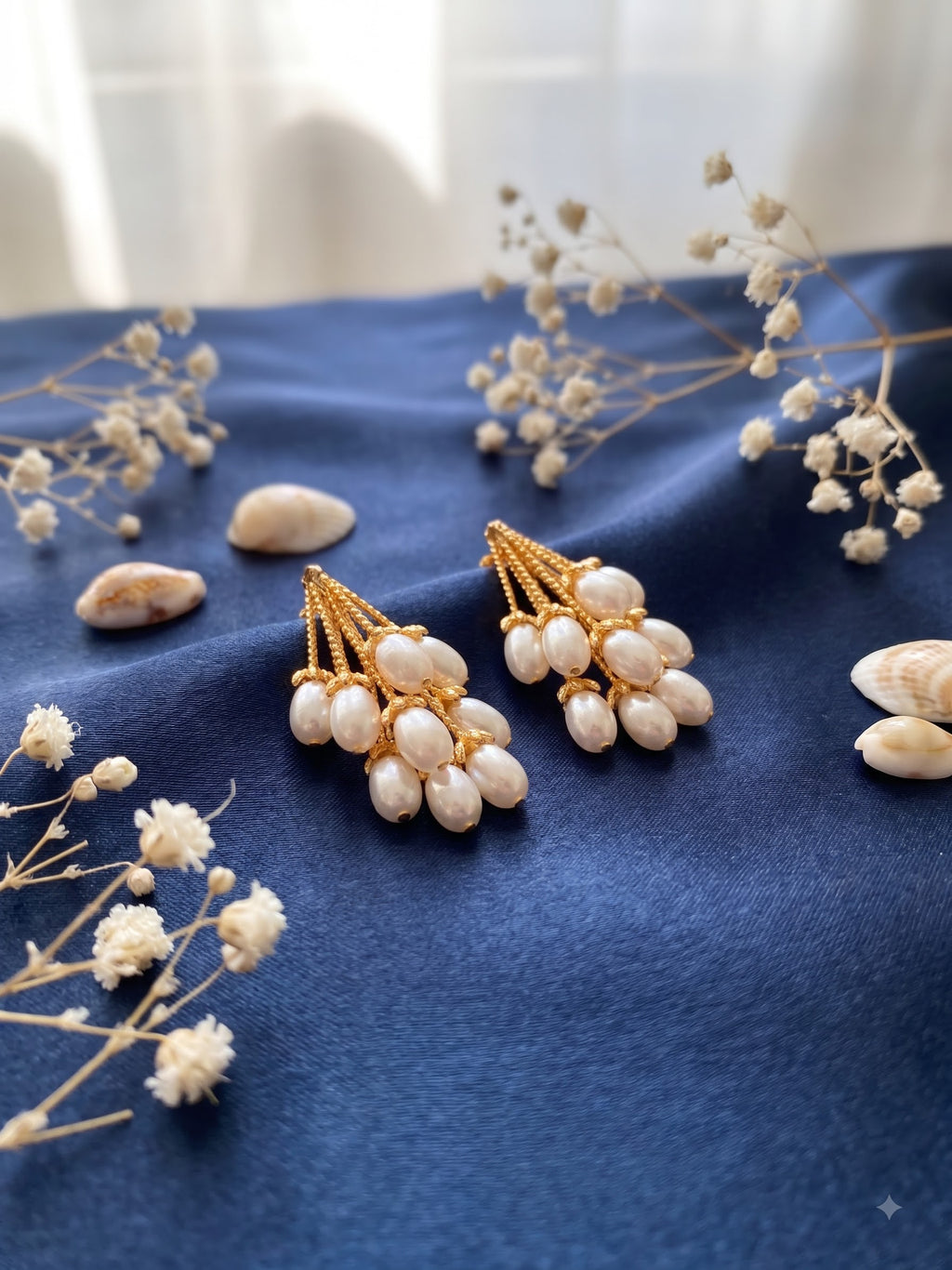 Cluster of pearl with wired cone shape earring