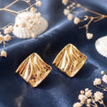 Shiny square stud earring