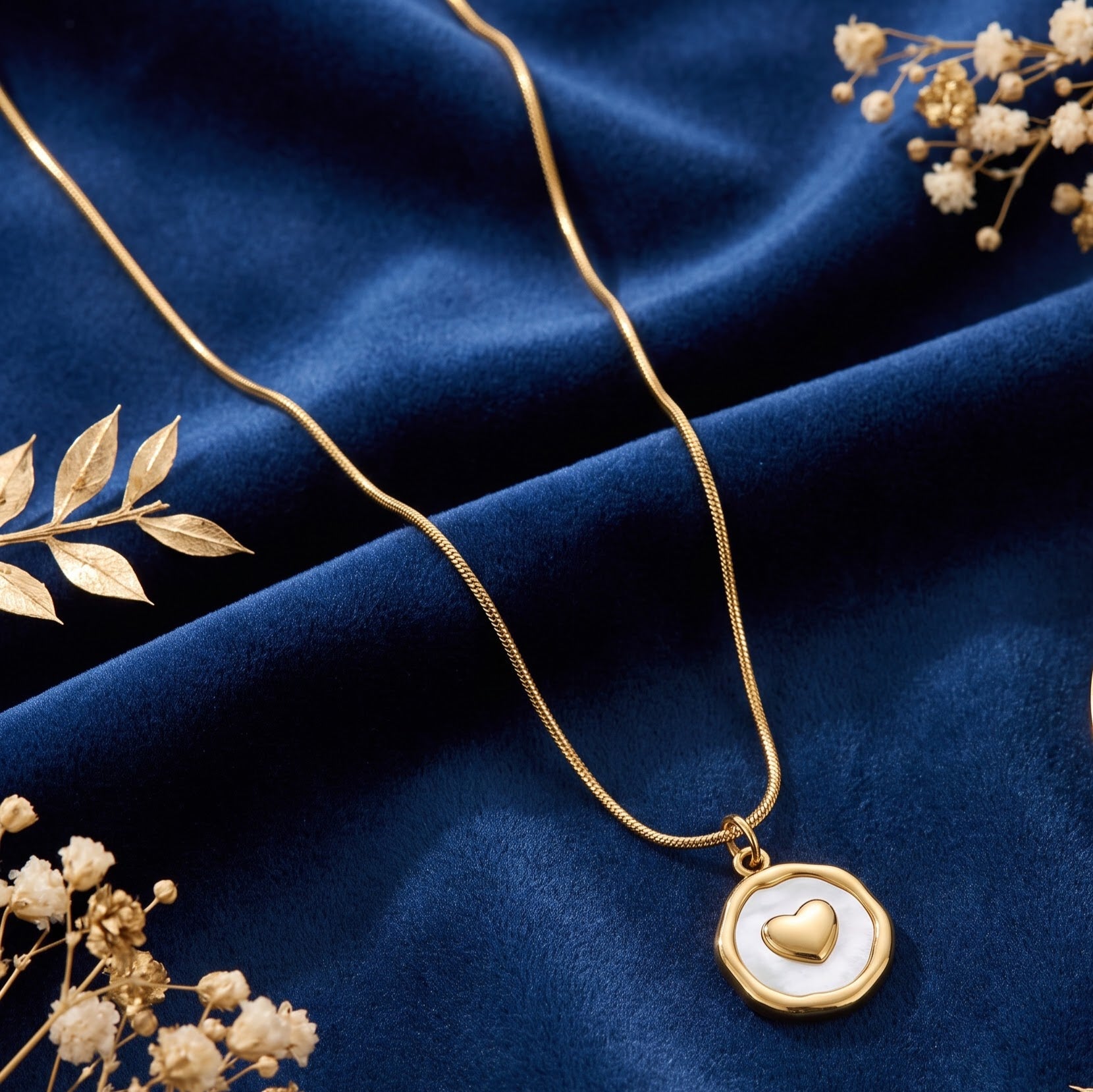 Locket necklace with chain
