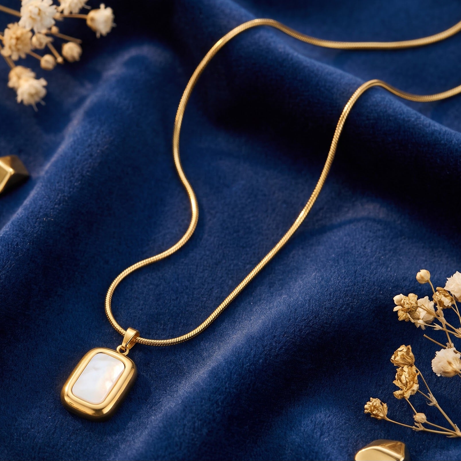 Locket necklace with chain