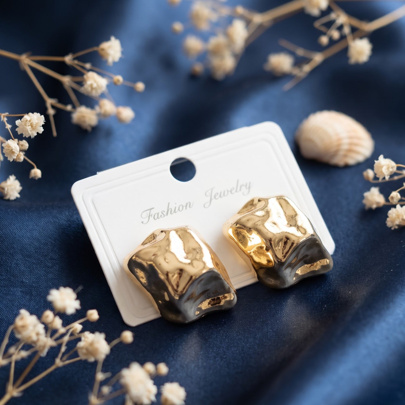 Gold sqare stone shape stud