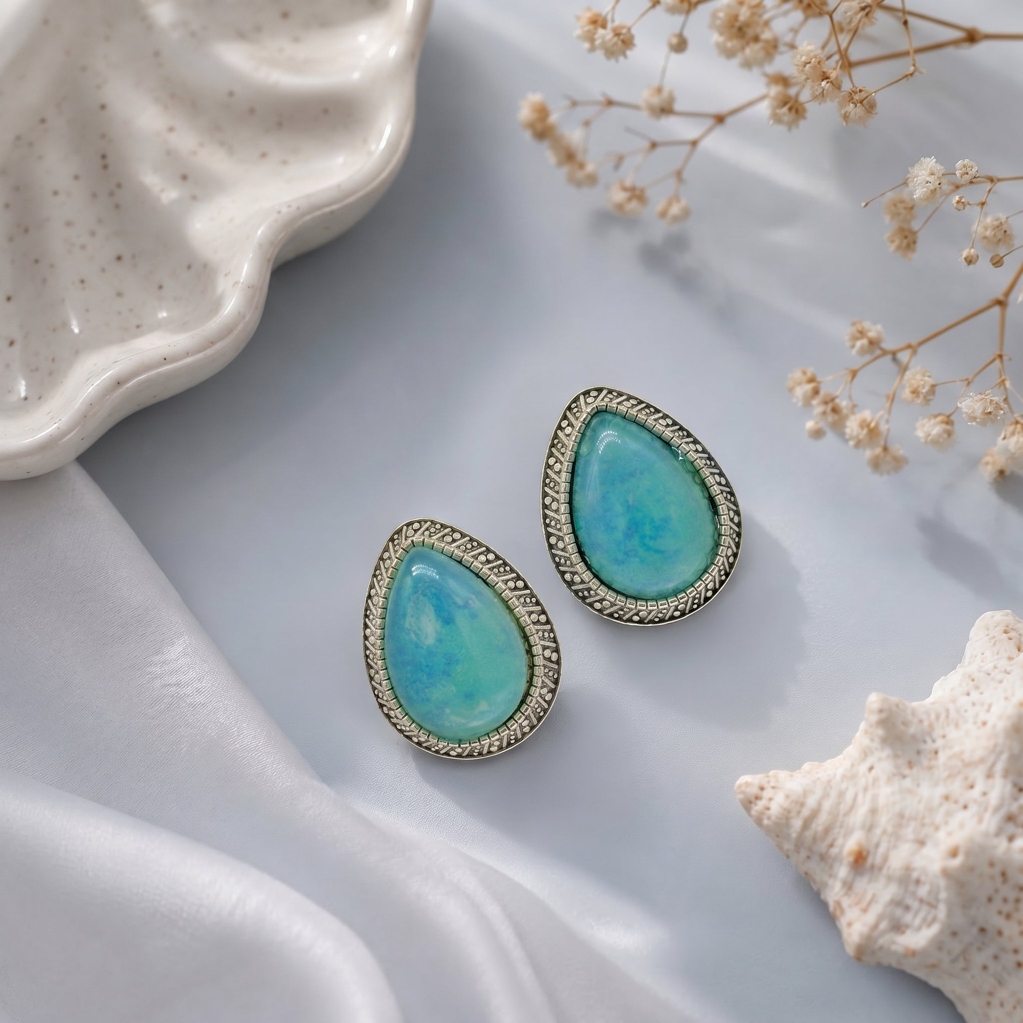 Almond  shape stud earring