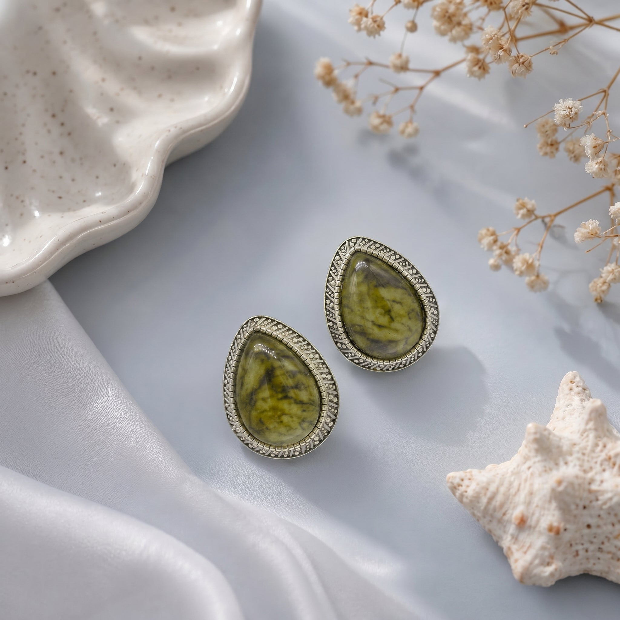 Almond  shape stud earring