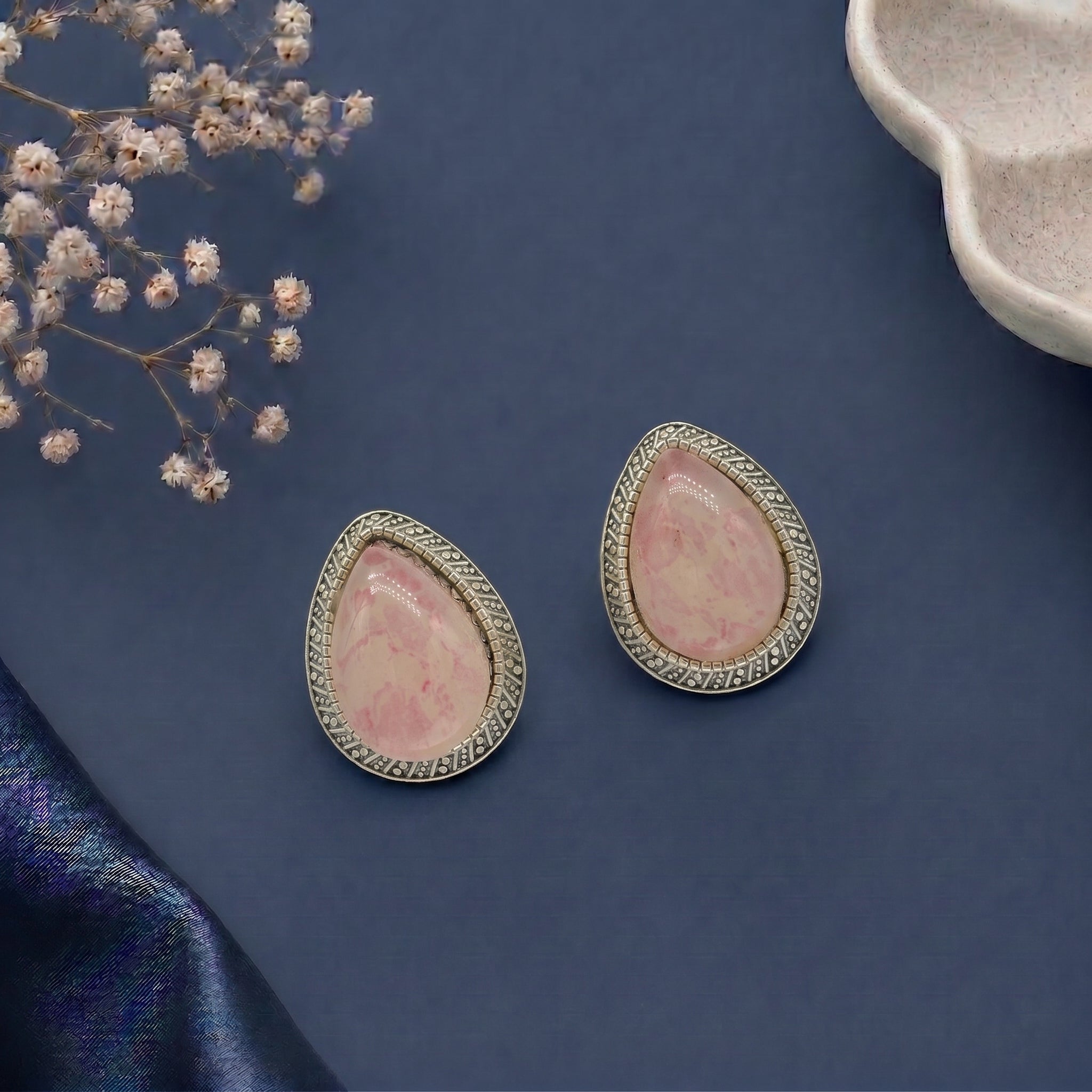 Almond  shape stud earring