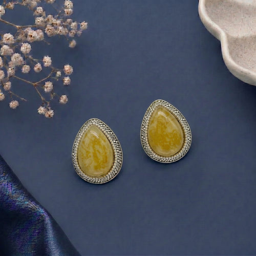 Almond  shape stud earring