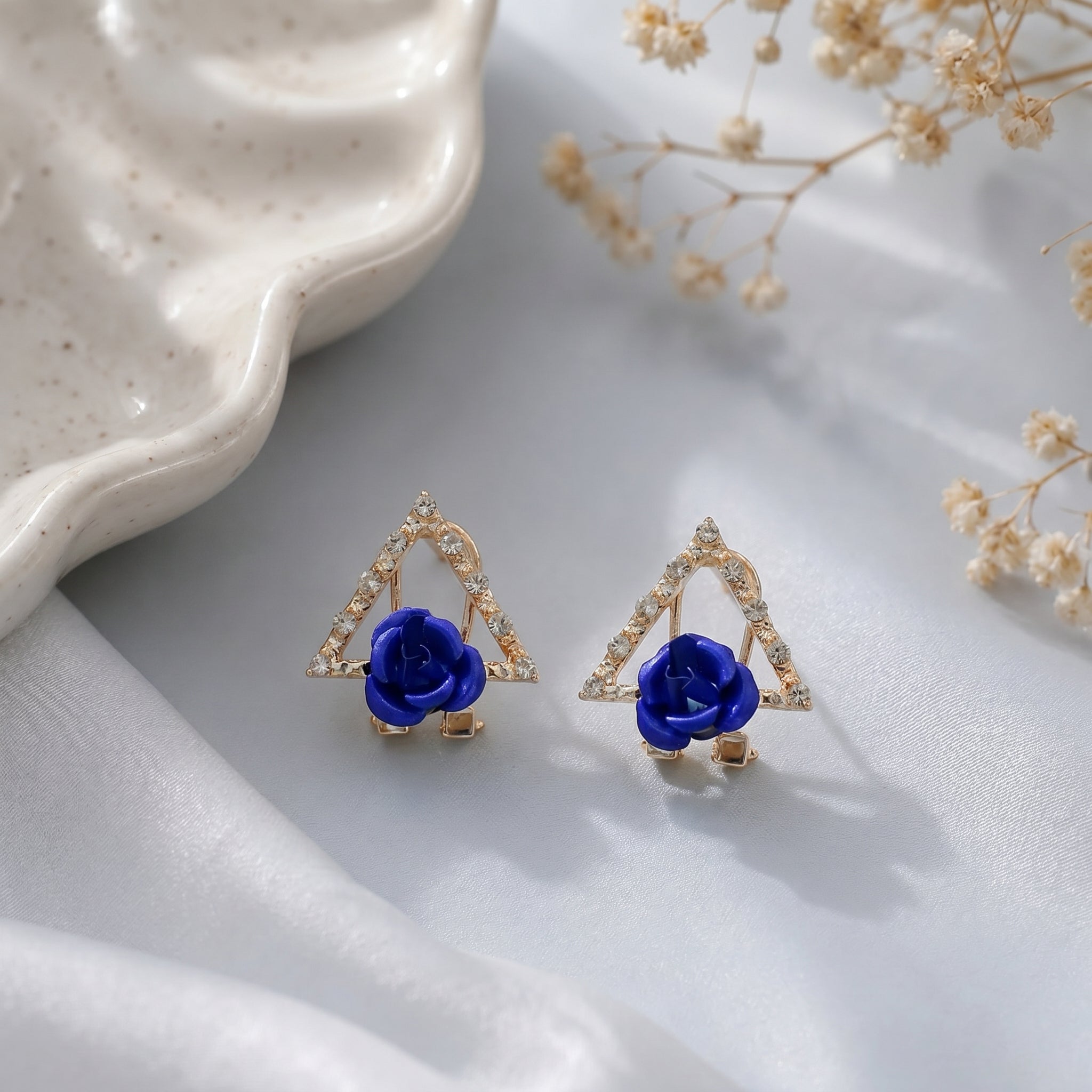 Triangle frame rose studded earring