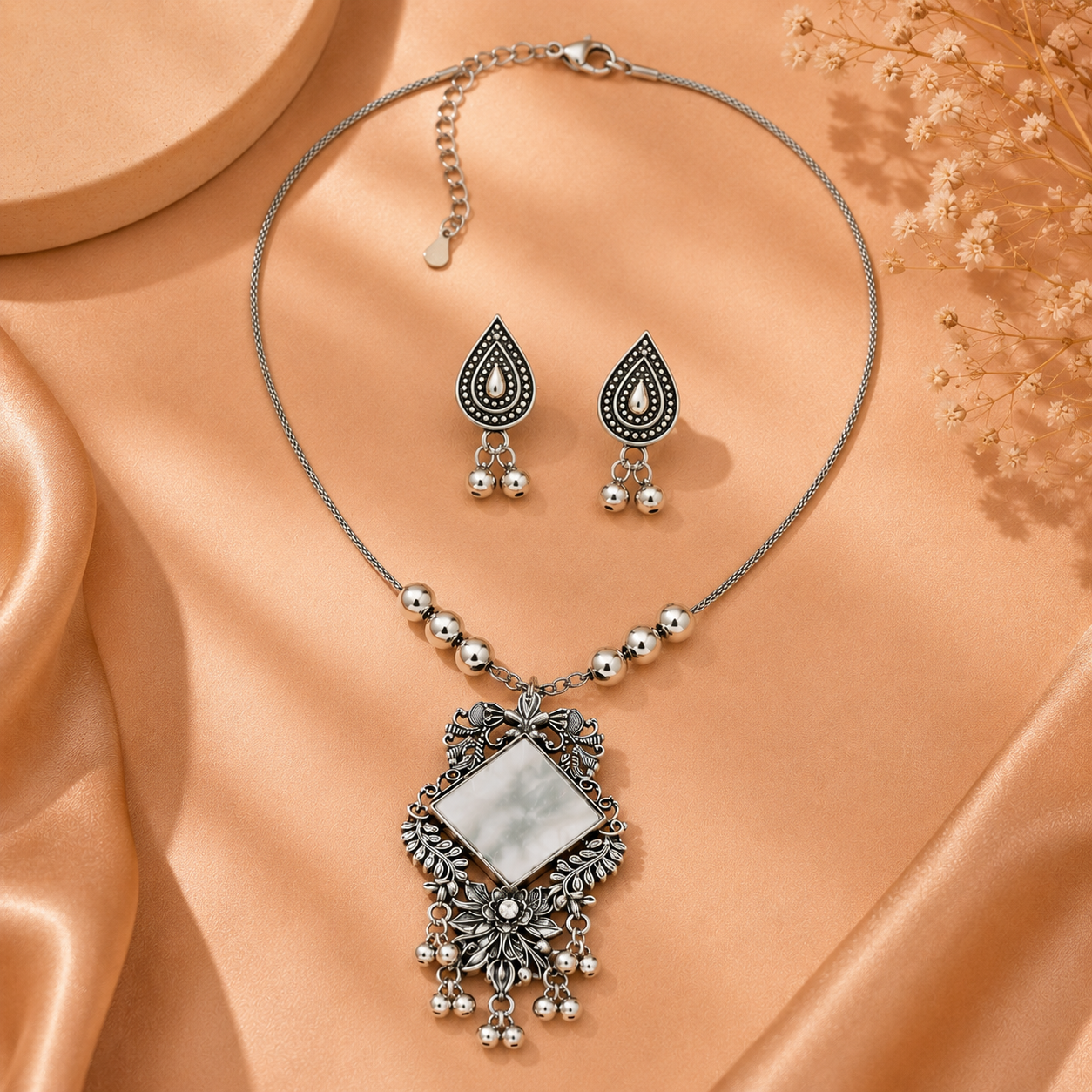 Oxidised square mirror pendant with with earring
