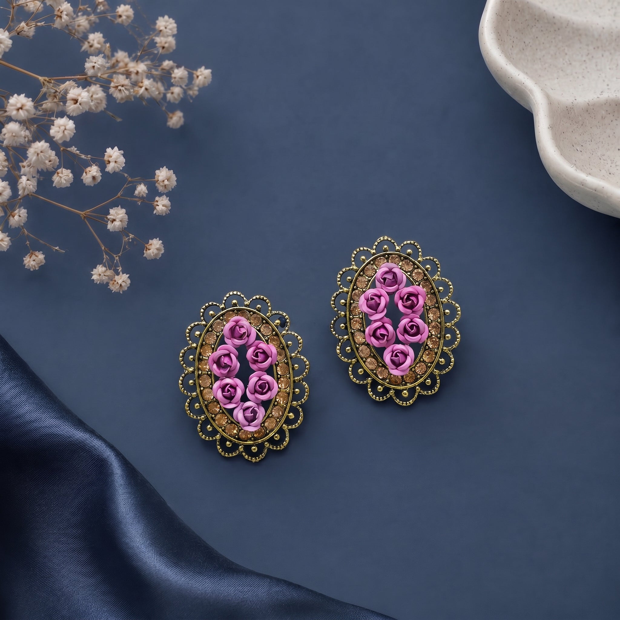 Oval shaped small flower earring
