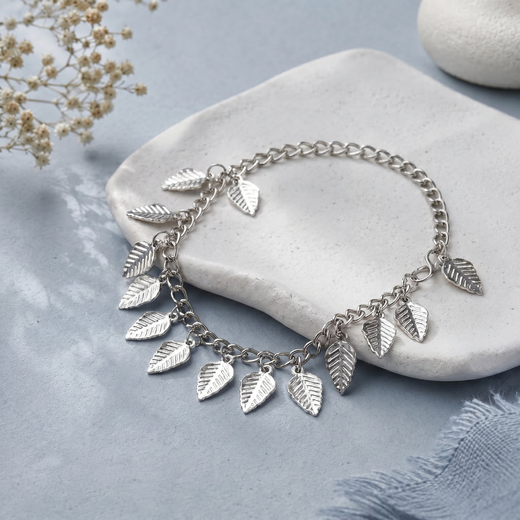 Leaf dangling charm bracelet