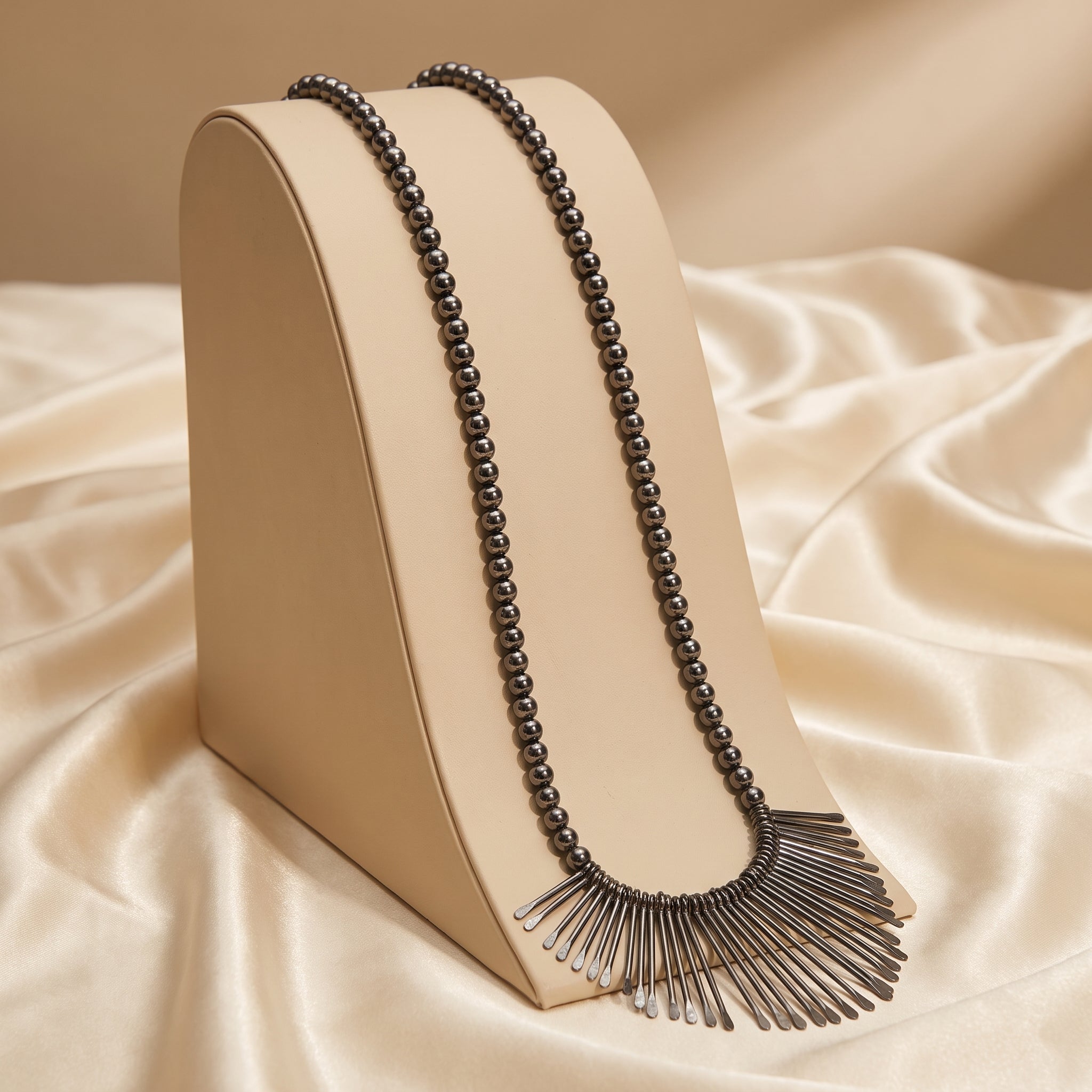 Cascanding charm design necklace