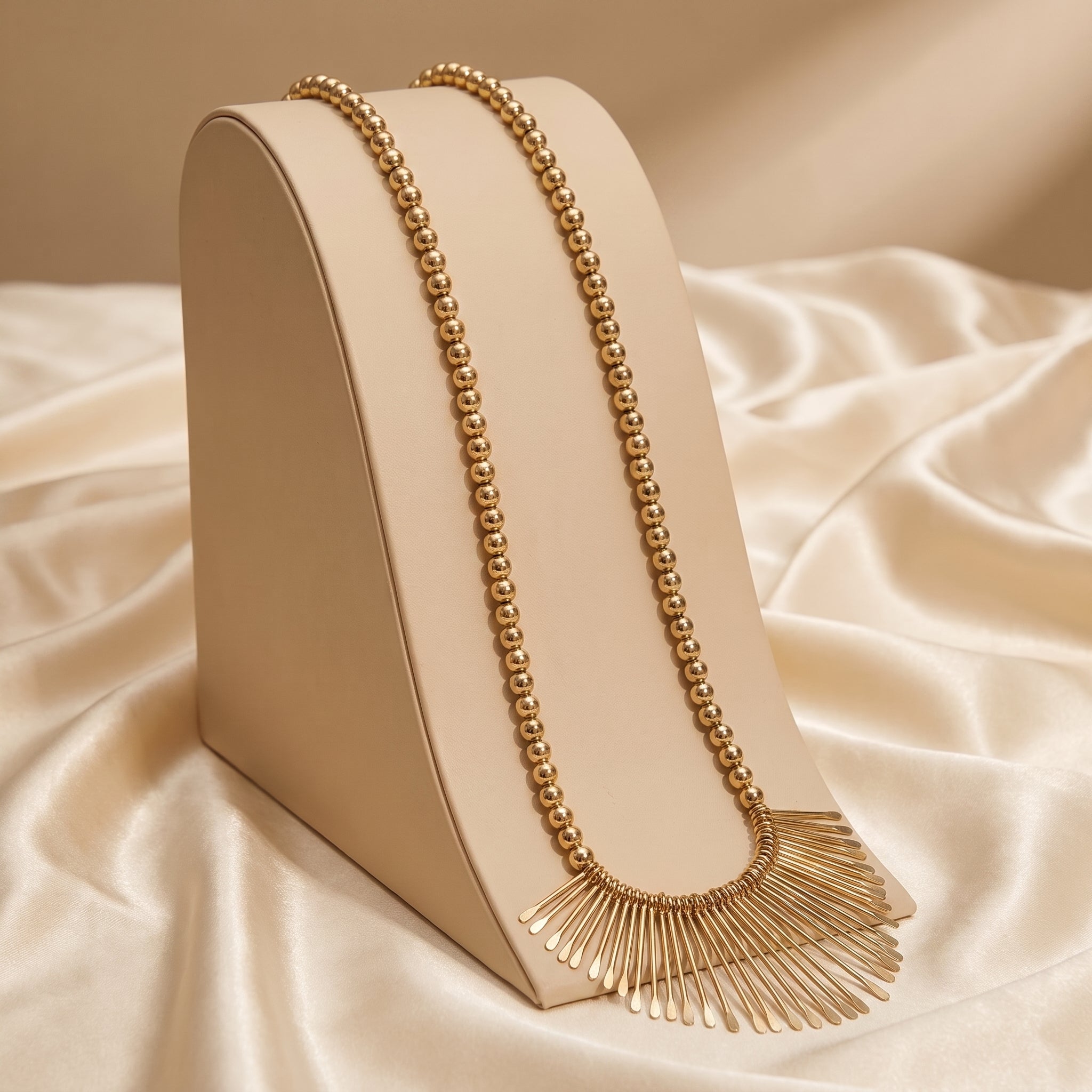 Cascanding charm design necklace
