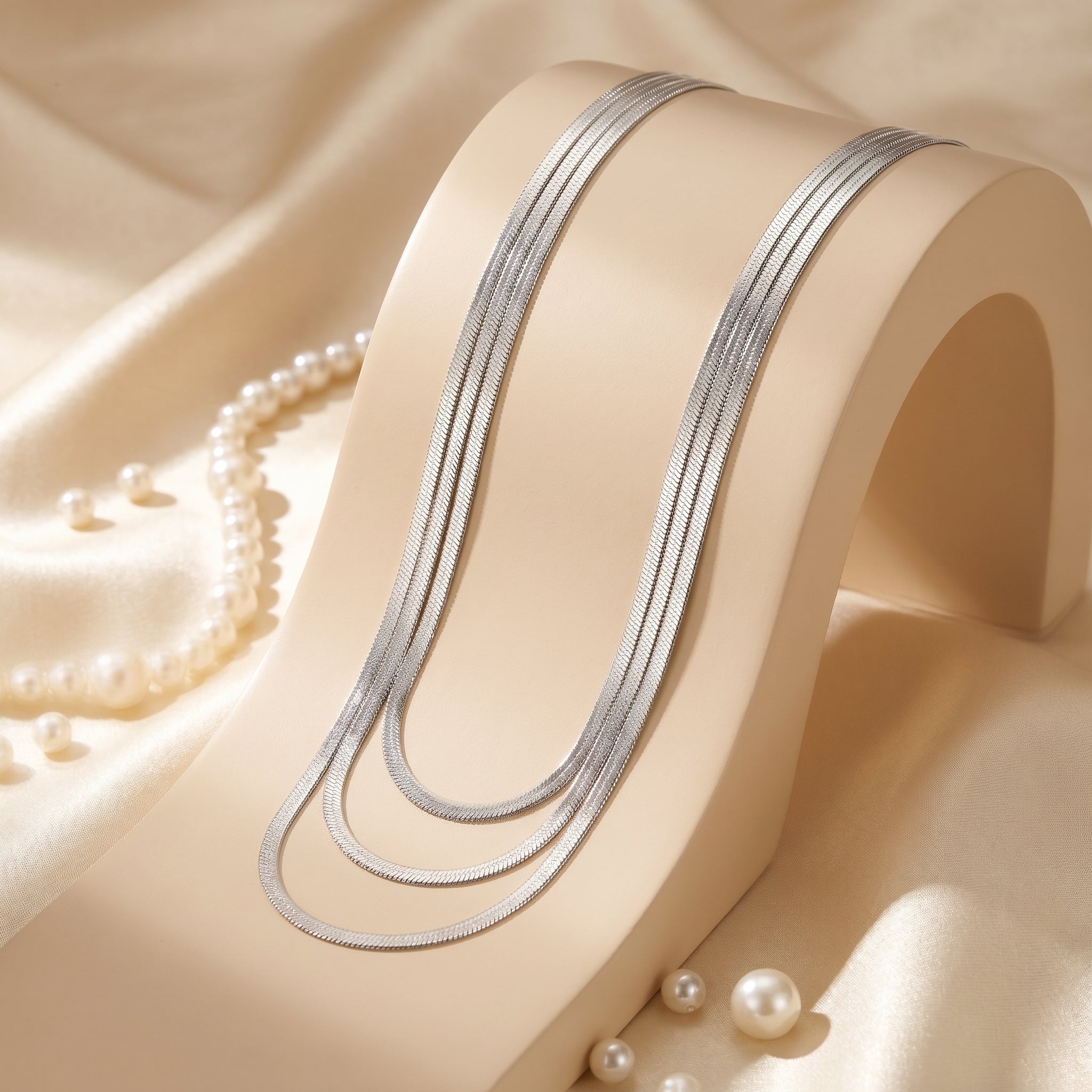 Three layered chain necklace