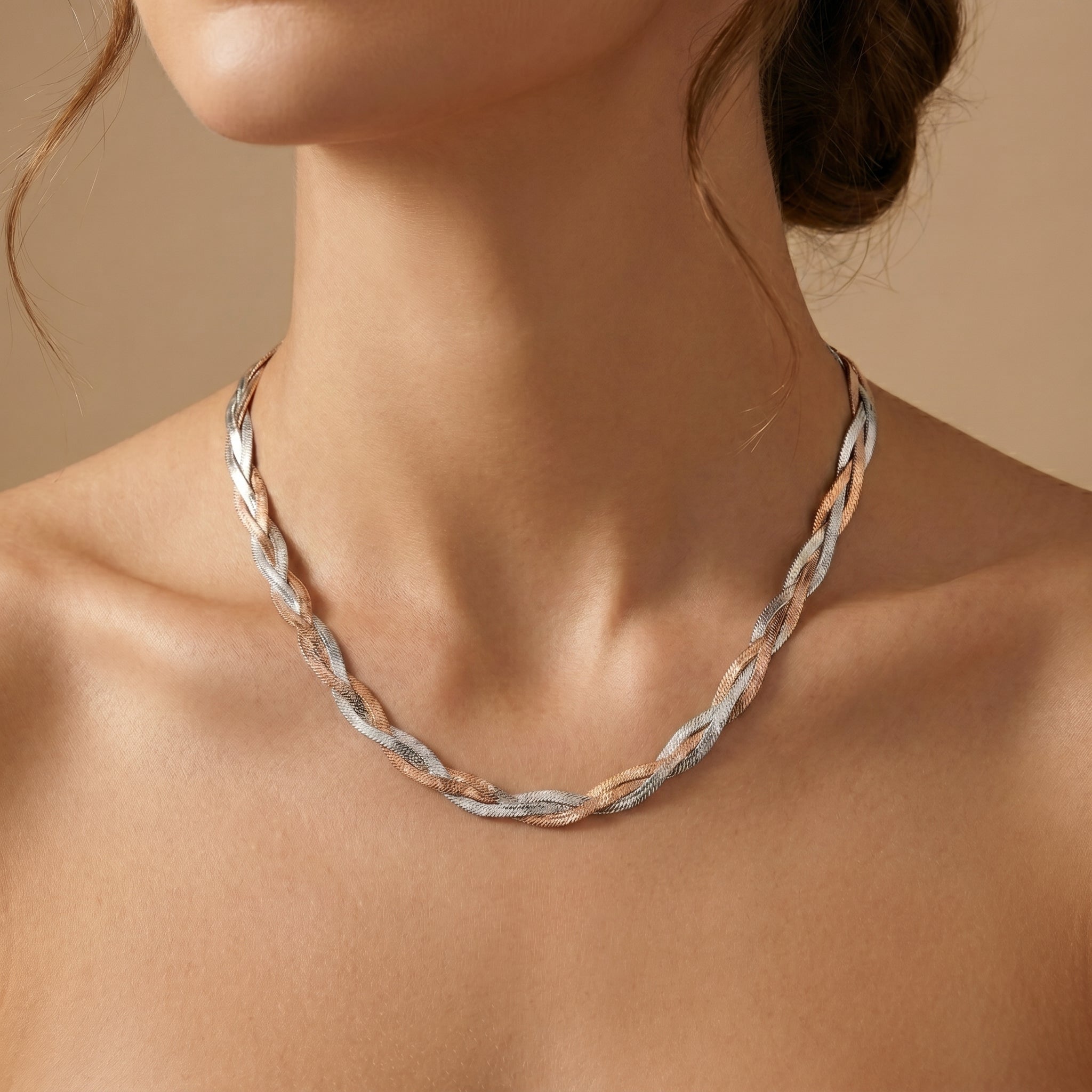 Triple tone stylis chain necklace