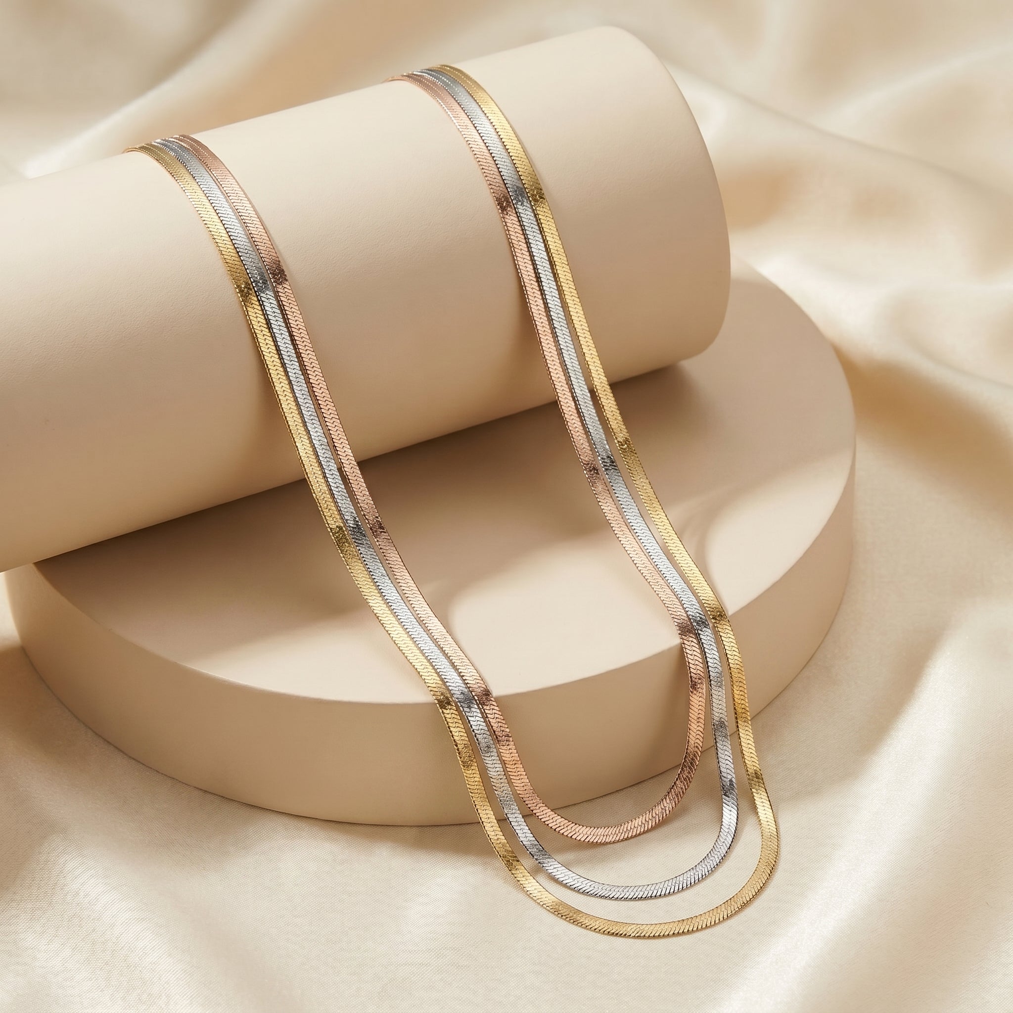 Three layered chain necklace
