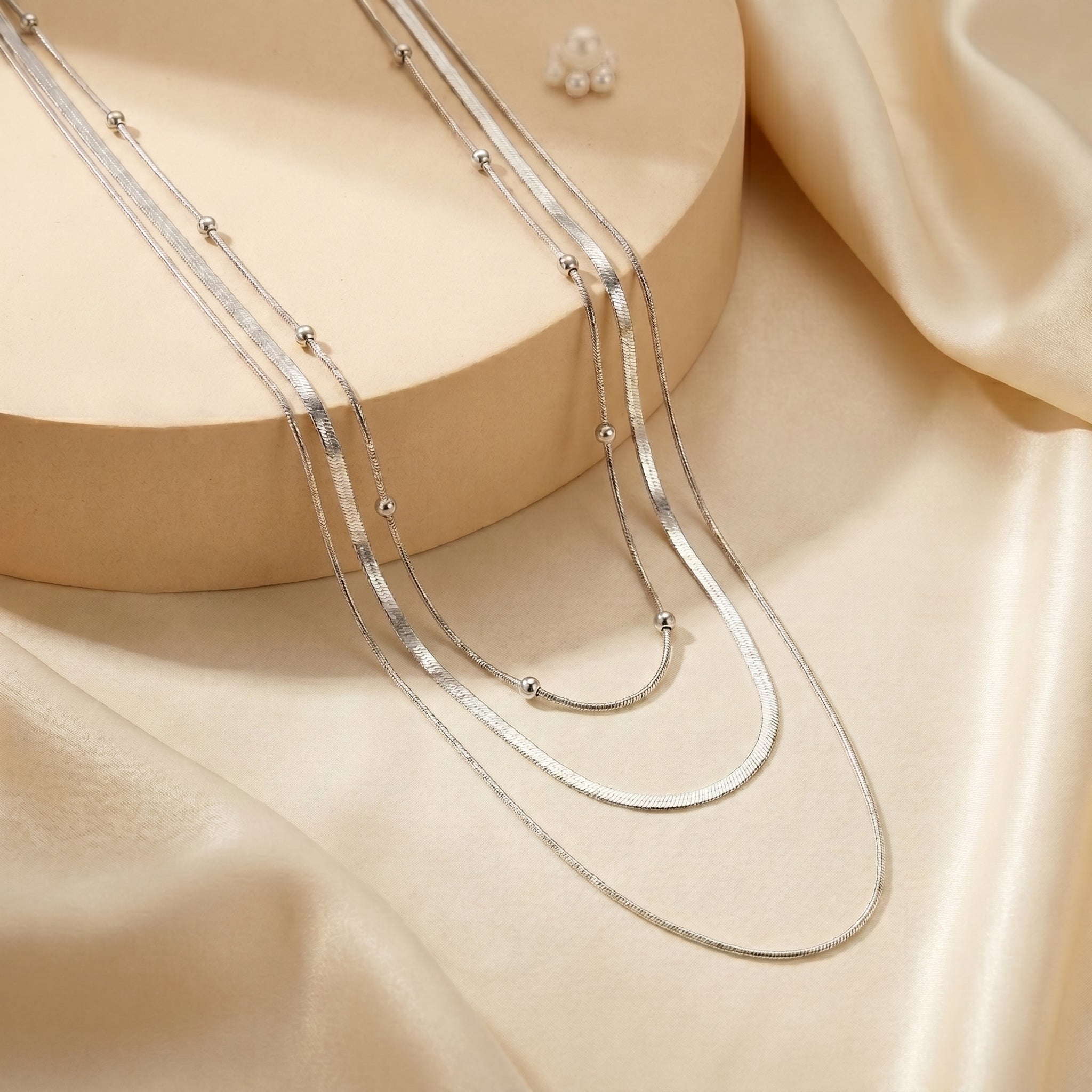 Triple layered long necklace