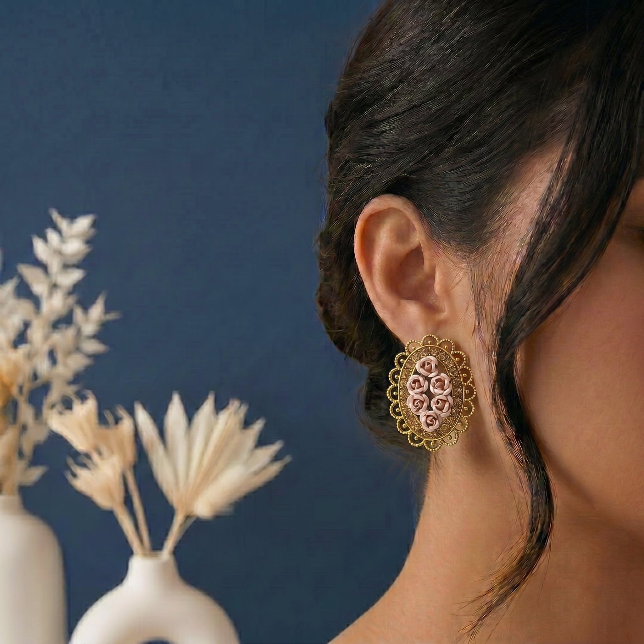 Oval shaped small flower earring
